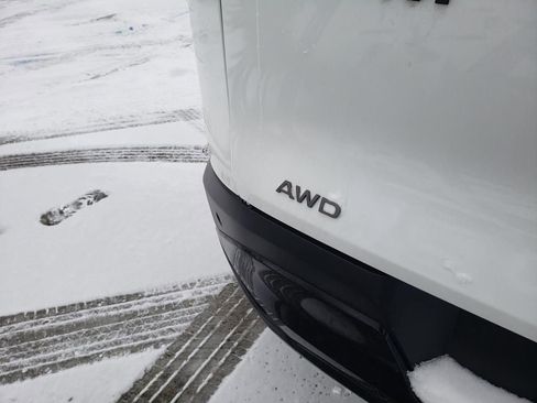 Certified 2025 Nissan Murano SV AWD/4WD image 12