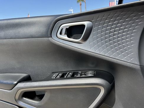 Used 2020 Kia Soul GT-Line FWD image 19