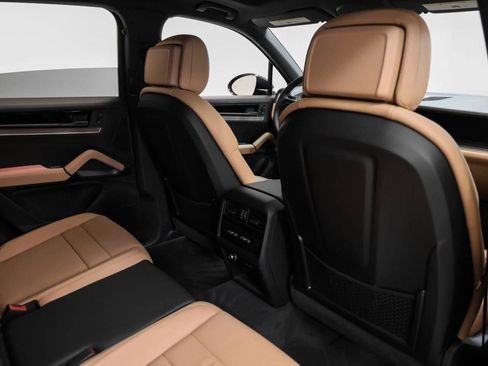 New 2025 Porsche Cayenne image 91