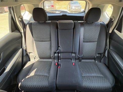 Used 2017 Nissan Rogue S AWD/4WD image 30