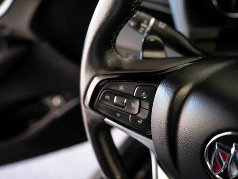 Used 2023 Buick Enclave Avenir image 22