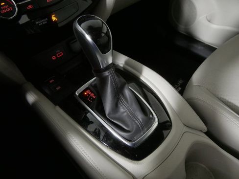 Used 2020 Nissan Rogue Sport SL w/ Premium Package image 27