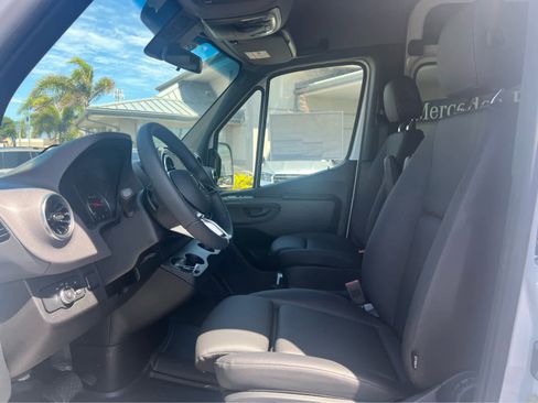New 2025 Mercedes-Benz Sprinter 2500 image 11