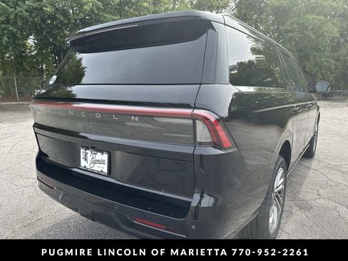 New 2026 Lincoln Navigator L Reserve AWD/4WD image 7