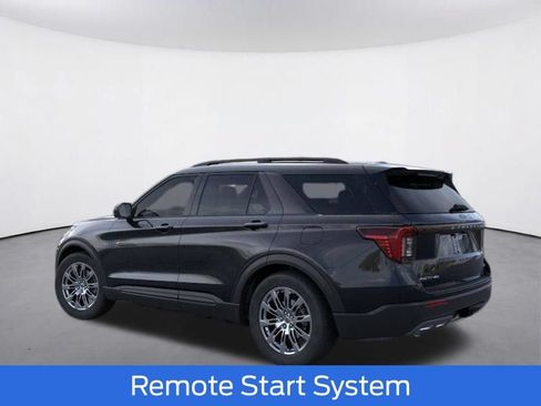 Used 2026 Ford Explorer Active w/ Active Comfort Package AWD/4WD image 5