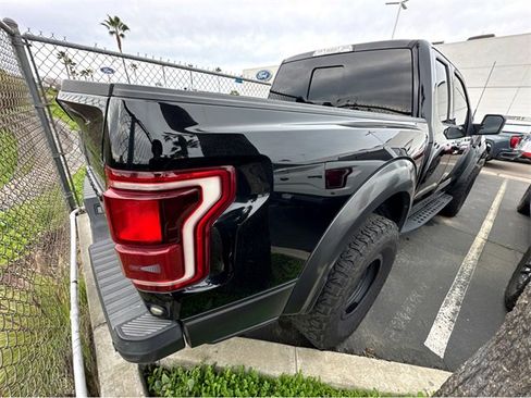 Used 2017 Ford F150 Raptor w/ Equipment Group 802A Luxury image 4