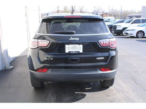 Used 2024 Jeep Compass Latitude image 4