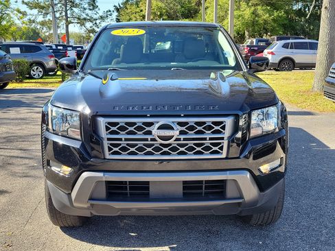 Used 2022 Nissan Frontier SV image 2