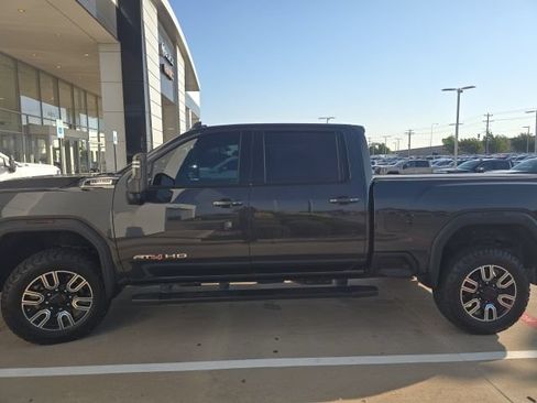Used 2020 GMC Sierra 2500 AT4 w/ AT4 Premium Package AWD/4WD image 8