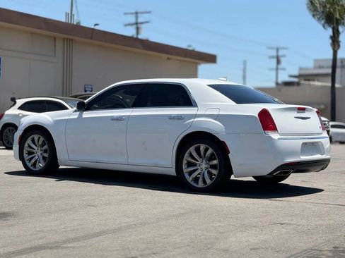 Used 2019 Chrysler 300 Limited RWD image 9