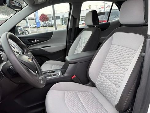 Used 2021 Chevrolet Equinox LS FWD image 16