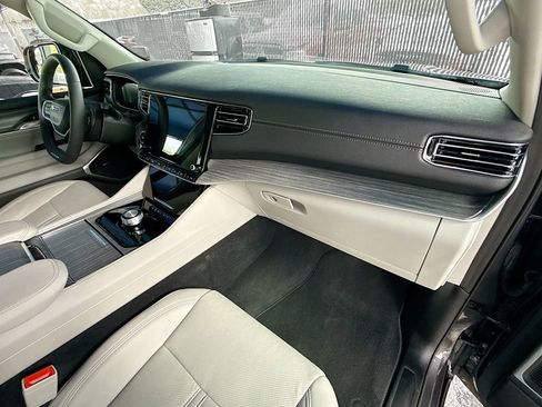 New 2024 Jeep Wagoneer Series II w/ Flexible Seating Group image 30