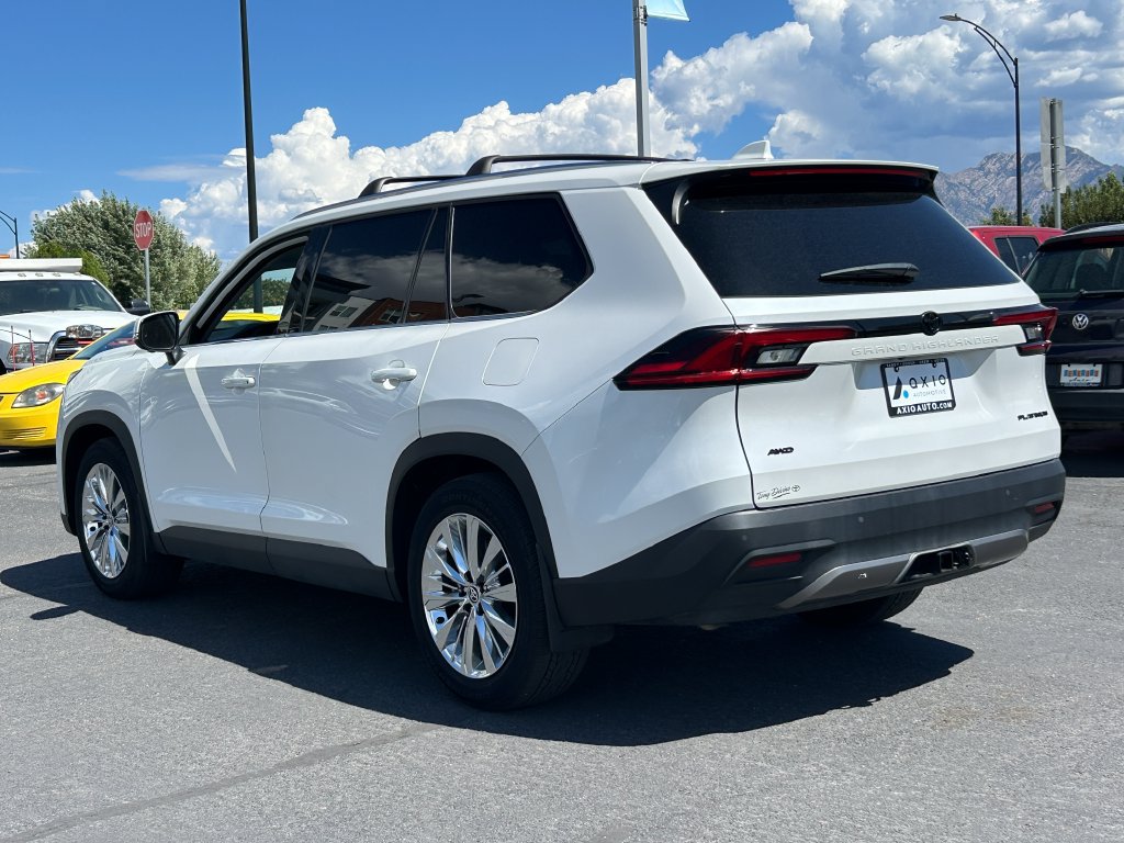 Used 2025 Toyota Grand Highlander AWD image 7