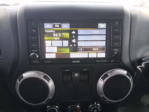 Used 2016 Jeep Wrangler Rubicon AWD/4WD image 23