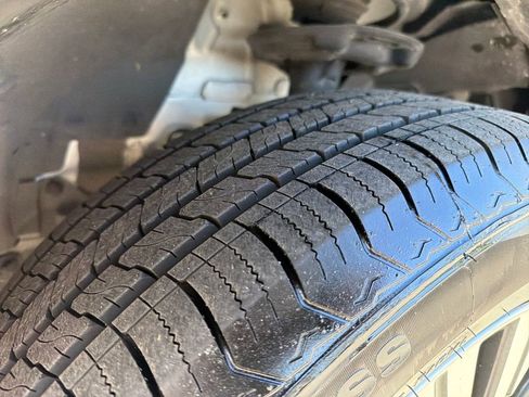 Used 2023 Nissan Rogue SV w/ SV Premium B Package image 13