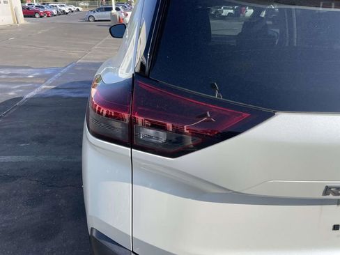 Used 2022 Nissan Rogue SL w/ SL Premium Package image 18