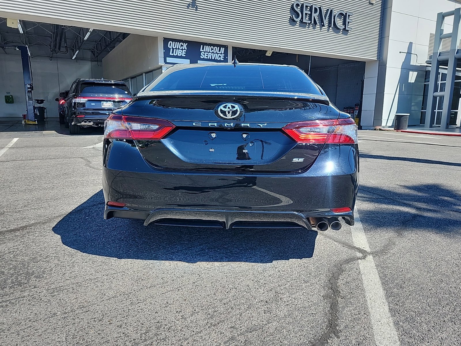 Used 2023 Toyota Camry SE w/ Audio Upgrade Package FWD image 5