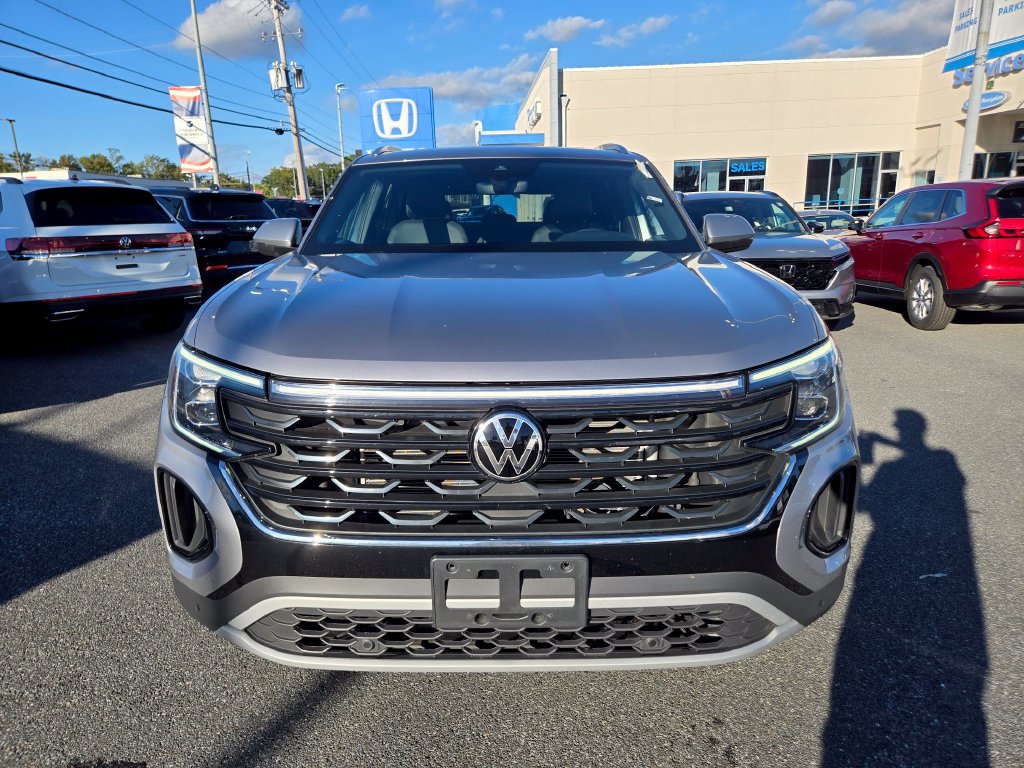 Used 2024 Volkswagen Atlas Cross Sport SE w/ Panoramic Sunroof Package AWD/4WD image 2