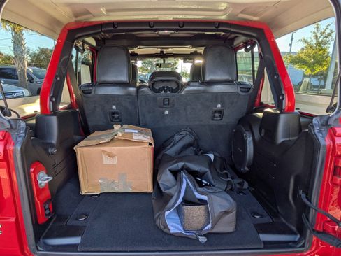 Used 2022 Jeep Wrangler Unlimited Rubicon w/ LED Lighting Group image 17