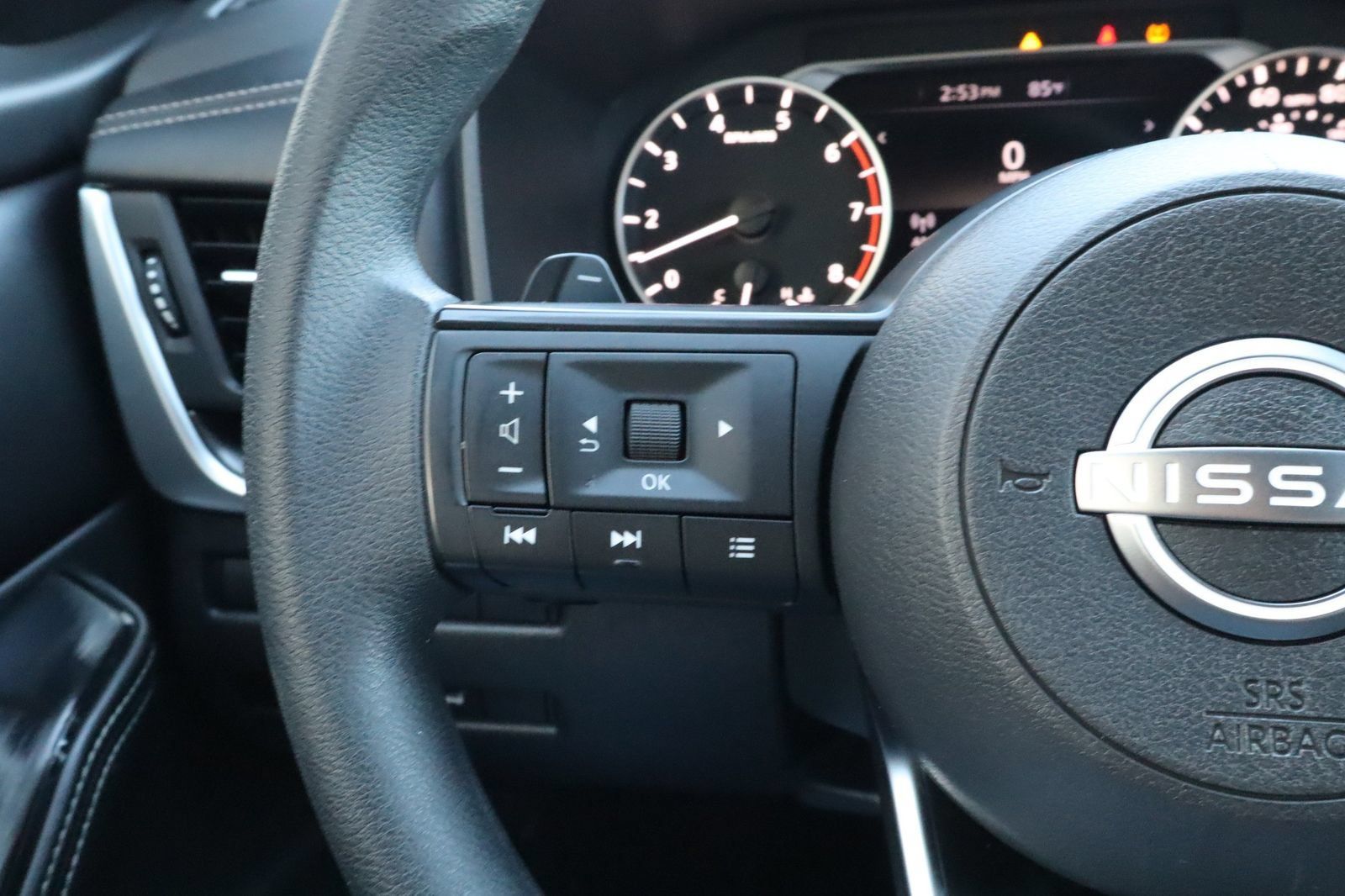 Used 2024 Nissan Rogue SV FWD image 24