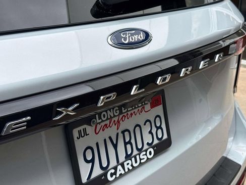 Used 2025 Ford Explorer Active image 5