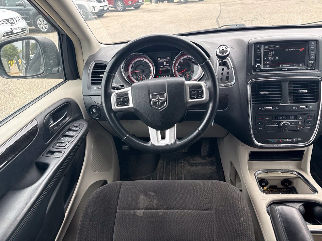 Used 2013 Dodge Grand Caravan Crew FWD image 13