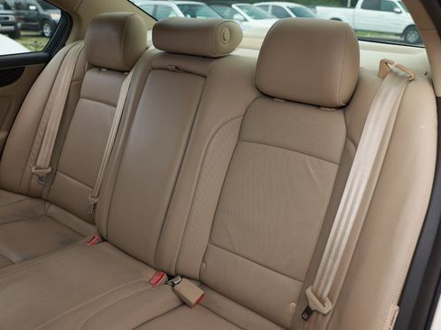 Used 2011 Hyundai Genesis 3.8 RWD image 8