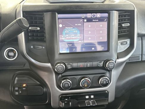 Used 2024 RAM 2500 Big Horn image 23