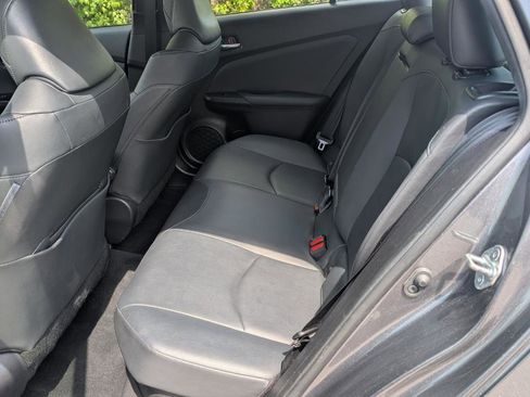 Used 2020 Toyota Prius XLE w/ Premium Convenience Package FWD image 18