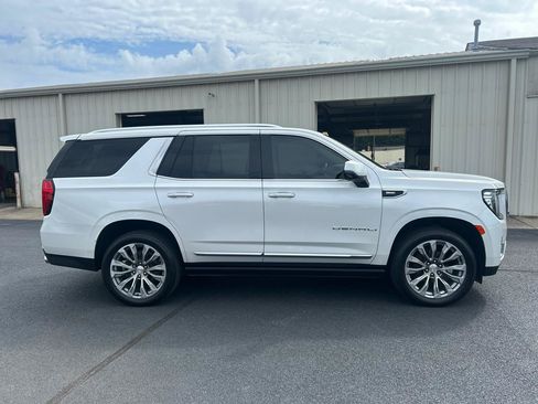Used 2021 GMC Yukon Denali w/ Denali Premium Package AWD/4WD image 4