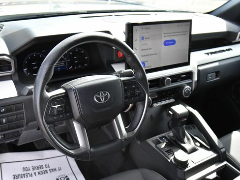Used 2024 Toyota Tacoma TRD Sport image 14