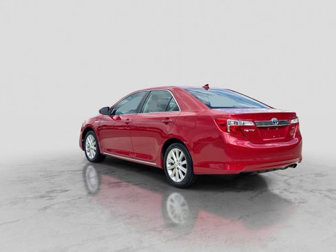 Used 2012 Toyota Camry XLE w/ Leather Pkg FWD image 4