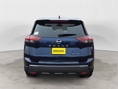 Used 2025 Nissan Rogue SL w/ SL Premium Package image 4