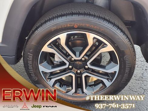 Certified 2024 Jeep Compass Limited image 9