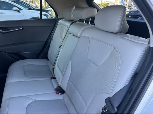 Certified 2025 Kia Niro EX image 15
