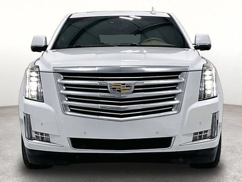 Used 2018 Cadillac Escalade Platinum AWD/4WD image 4