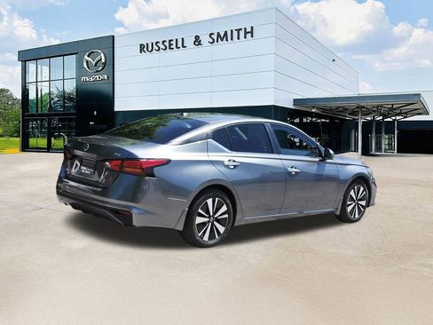 Used 2022 Nissan Altima 2.5 SV FWD image 4