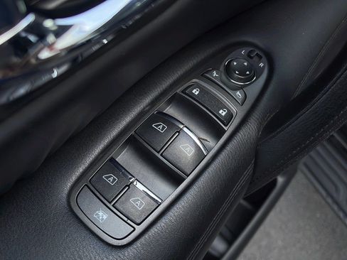 Used 2021 Nissan Armada SL w/ Captain's Chairs Package AWD/4WD image 22