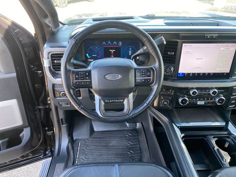 Used 2025 Ford F250 Platinum w/ FX4 Off-Road Package image 15