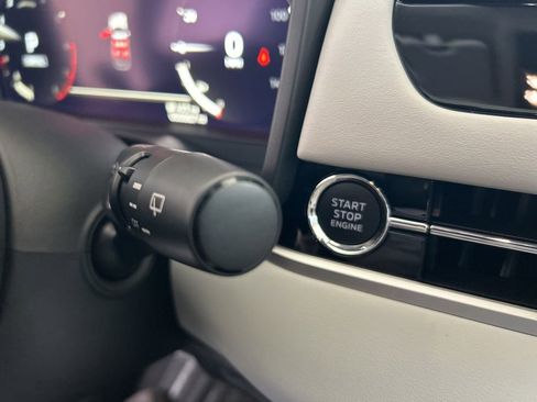 New 2025 Mitsubishi Outlander SE image 44