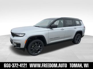 Used 2025 Jeep Grand Cherokee L Limited w/ Trailer Tow Package AWD/4WD video 3