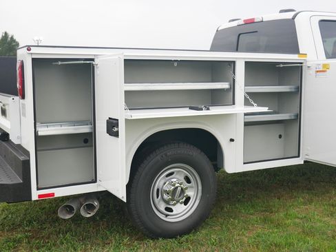 New 2025 Ford F250 XL w/ XL Chrome Package image 77