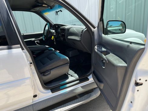 Used 2001 Ford Explorer Sport Trac 2WD image 16