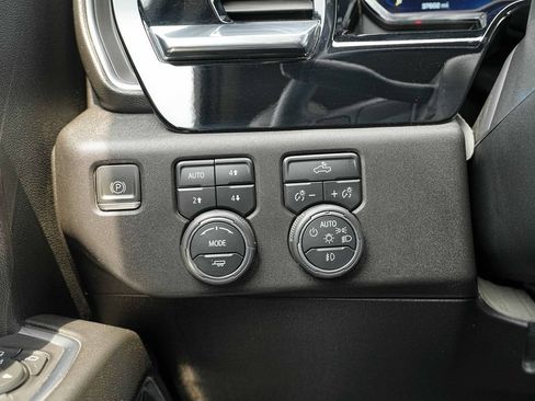 Used 2024 Chevrolet Silverado 1500 RST AWD/4WD image 38
