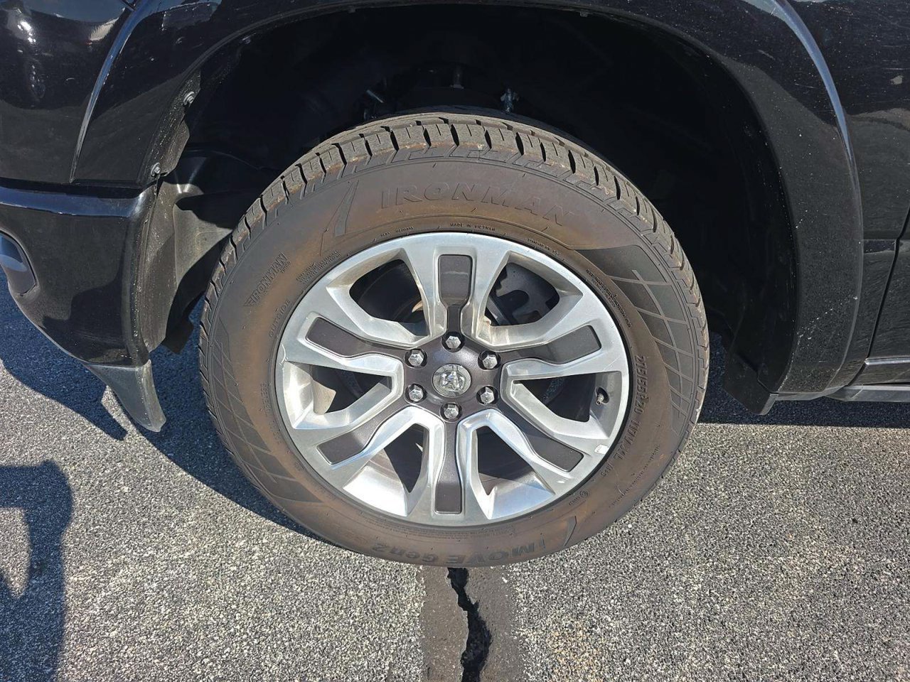 Used 2023 RAM 1500 Limited w/ Body Color Bumper Group AWD/4WD image 15