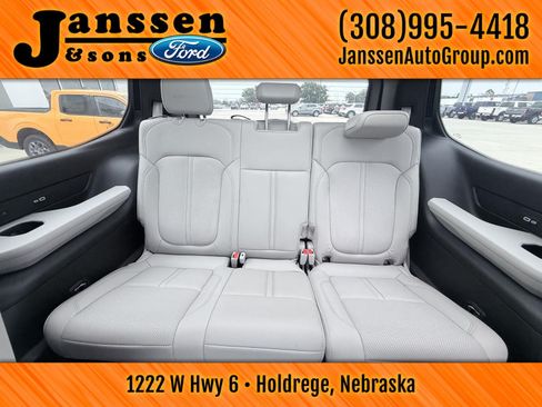 Used 2025 Jeep Wagoneer Series III w/ Premium Group I AWD/4WD image 31