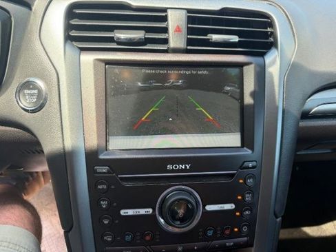 Used 2016 Ford Fusion Titanium FWD image 29
