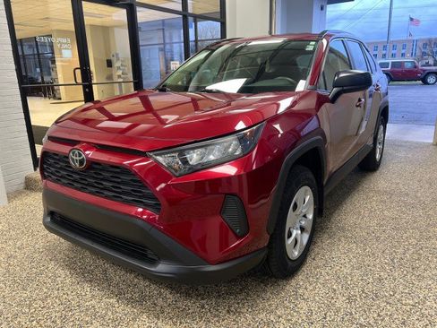 Used 2020 Toyota RAV4 LE image 5