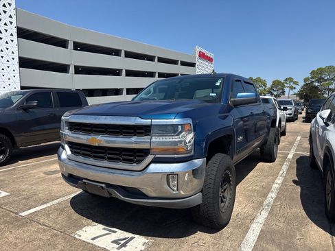 Used 2017 Chevrolet Silverado 1500 LT w/ Texas Edition RWD image 4