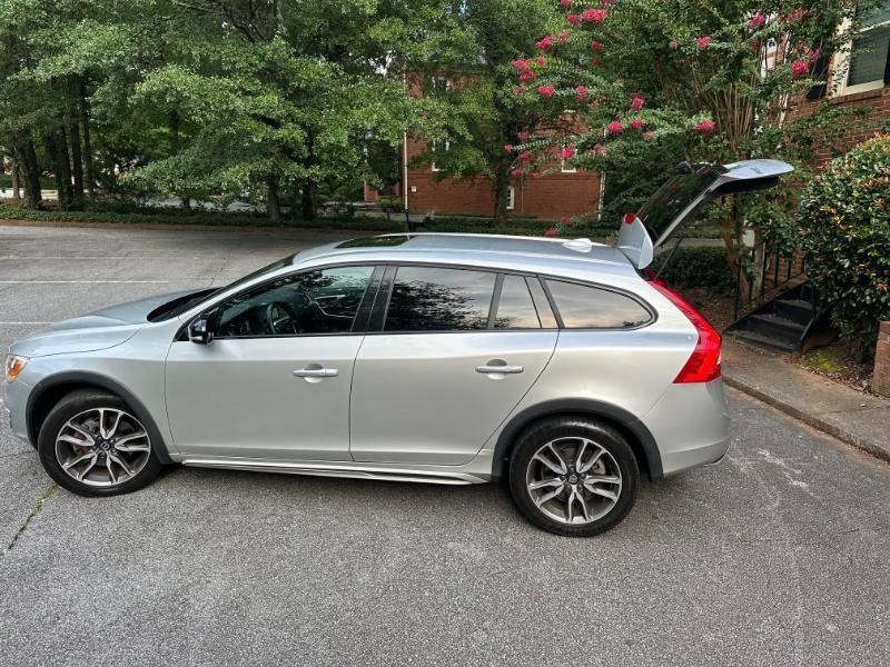 Used 2017 Volvo V60 T5 Cross Country w/ Convenience Package AWD/4WD image 15